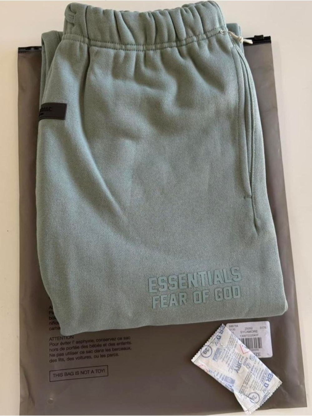 ESSENTIALS Fear of God  Sycamore Green Sweatpants - Picture 3 of 5